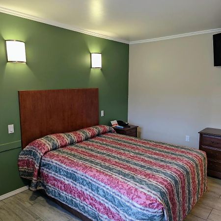 Americas Best Value Inn Oxnard-Порт-Уэнеме Экстерьер фото