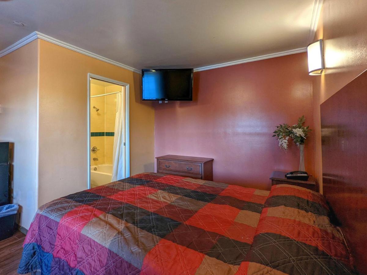 Americas Best Value Inn Oxnard-Порт-Уэнеме Экстерьер фото