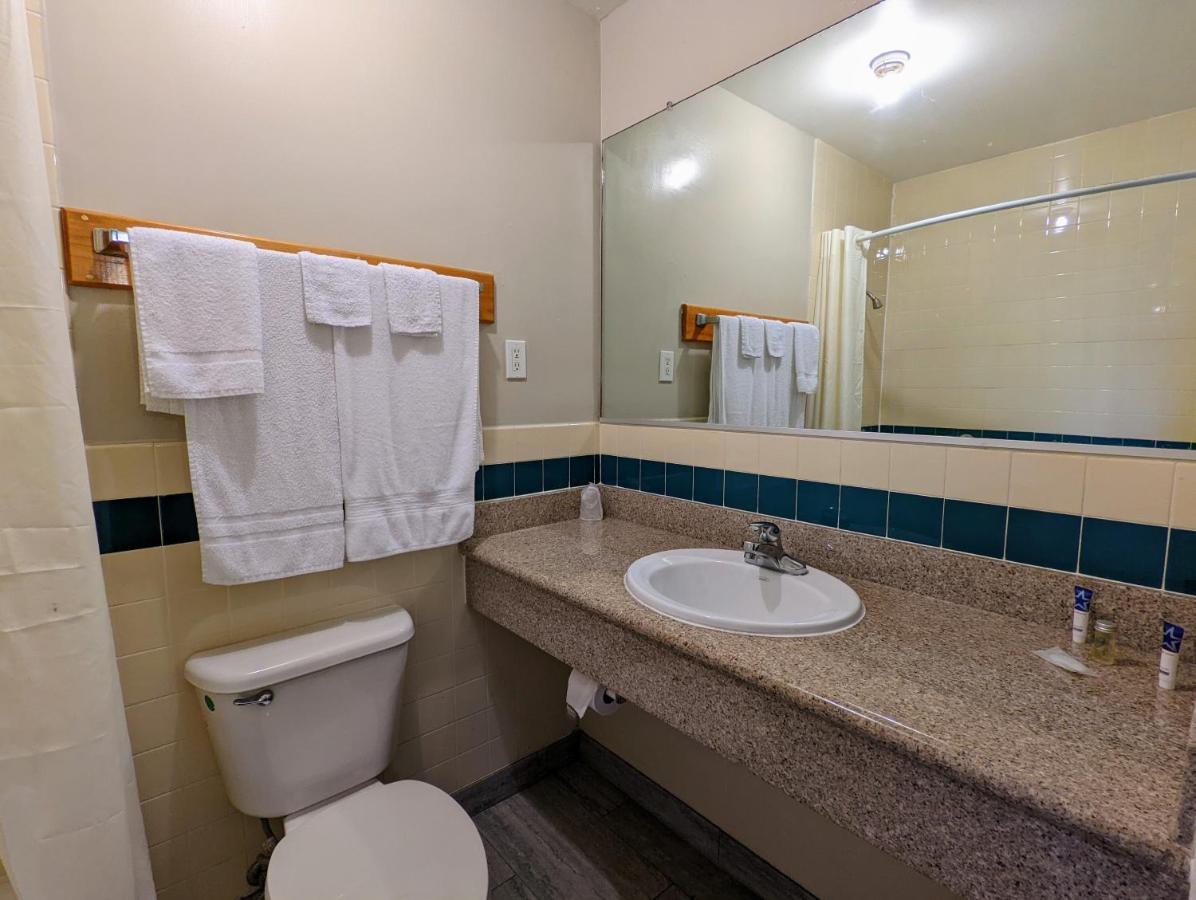 Americas Best Value Inn Oxnard-Порт-Уэнеме Экстерьер фото